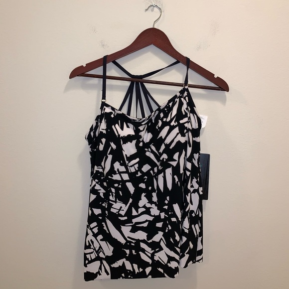 BRAND NWT Aqua Green Black & White Swim top sz M - Picture 3 of 15